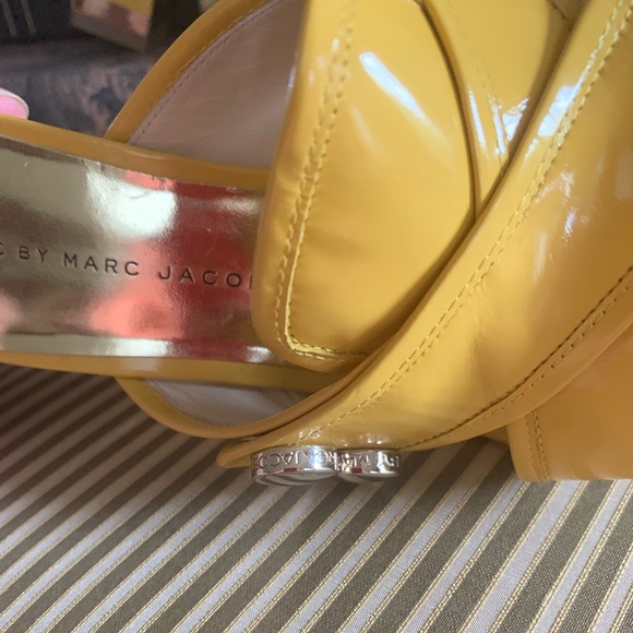 Marc Jacob shoes block heels pre owned. - Picture 6 of 7